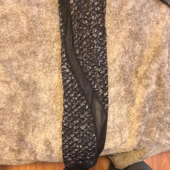 7/8 lululemon legging - Picture 5 of 5